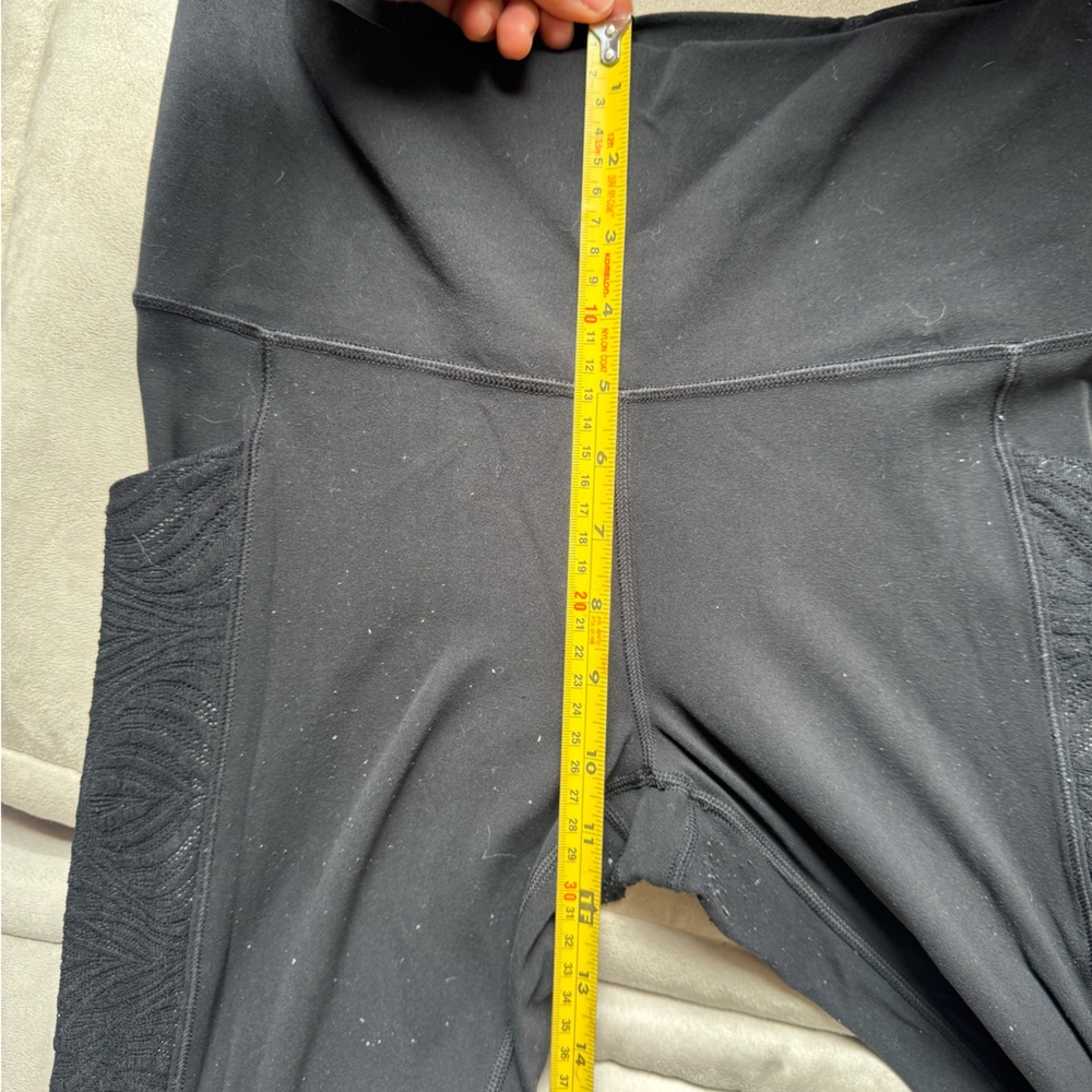 Athleta Black Salutation Stash B Lace Legging 7/8 Length - Picture 6 of 10